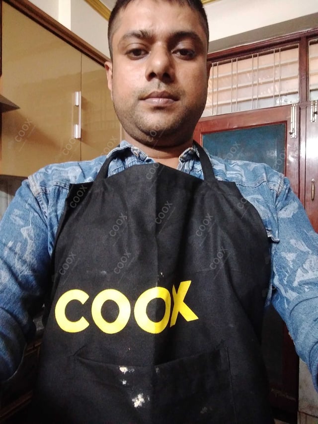 Chef from COOX at bookings. Professional cooks chefs at home