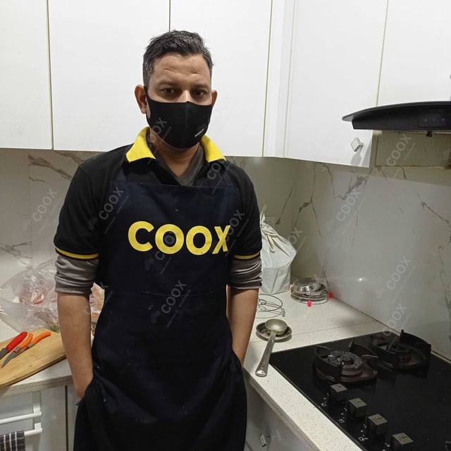 Chef from COOX at bookings. Professional cooks chefs at home