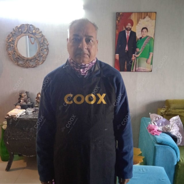 Chef from COOX at bookings. Professional cooks chefs at home