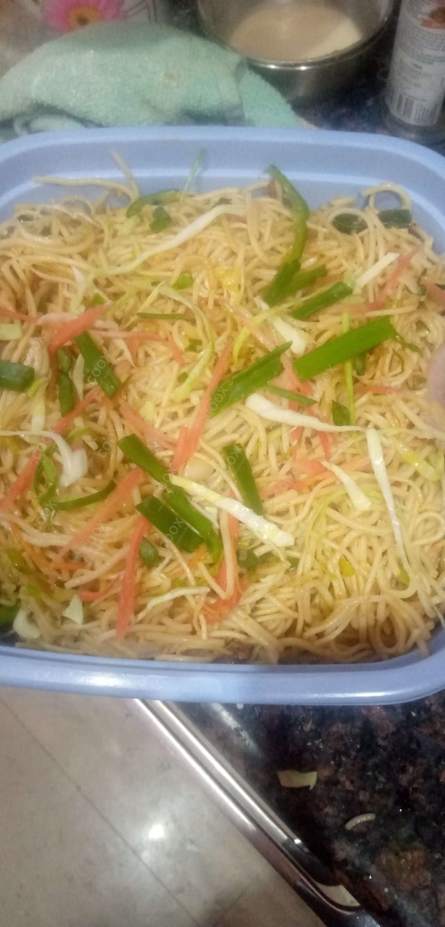 Delicious Veg Hakka Noodles prepared by COOX