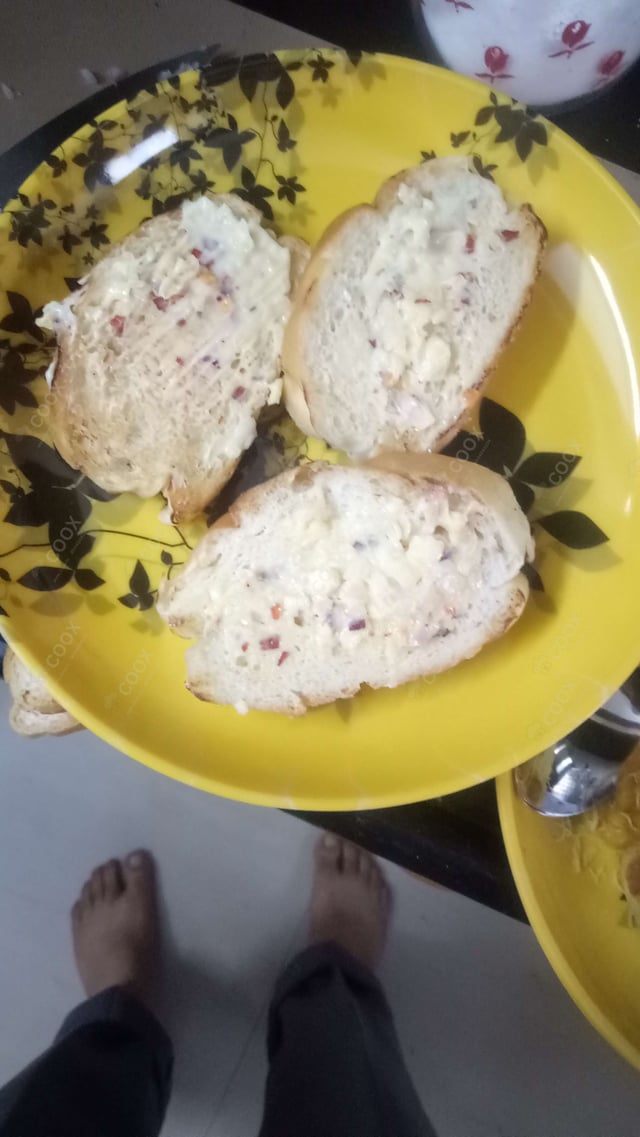 Delicious Garlic Bread prepared by COOX