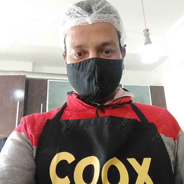 Chef from COOX at bookings. Professional cooks chefs at home