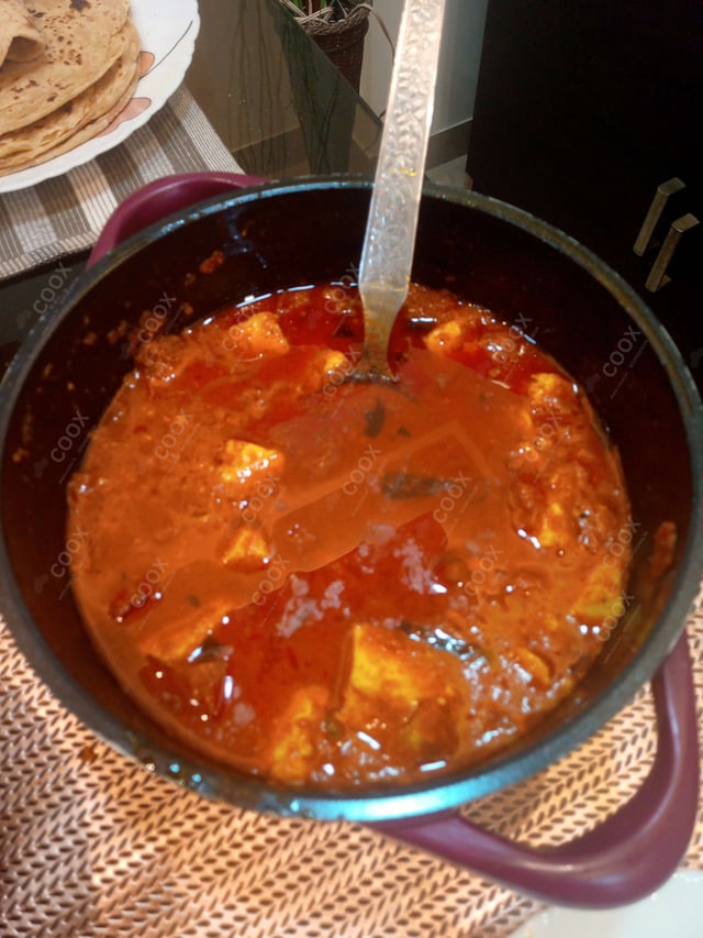 Delicious Paneer Lababdar prepared by COOX