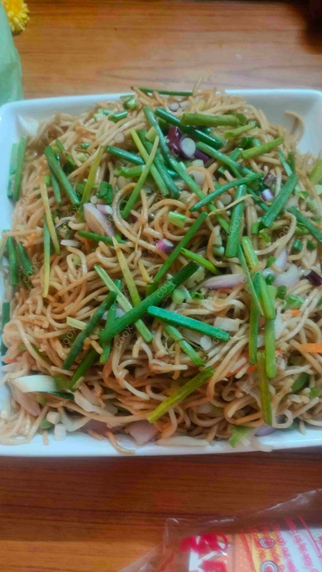 Delicious Veg Hakka Noodles prepared by COOX