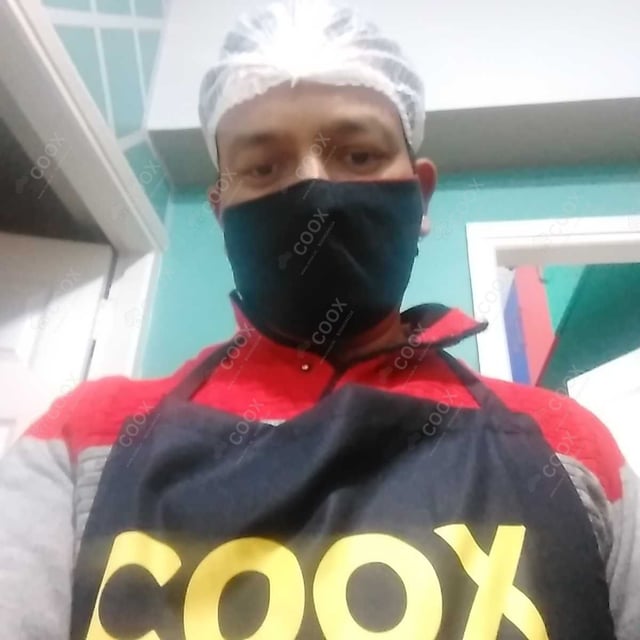 Chef from COOX at bookings. Professional cooks chefs at home