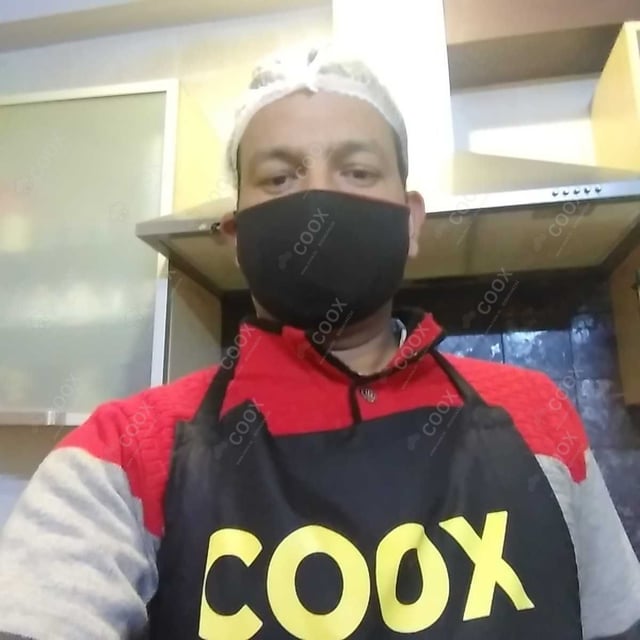 Chef from COOX at bookings. Professional cooks chefs at home