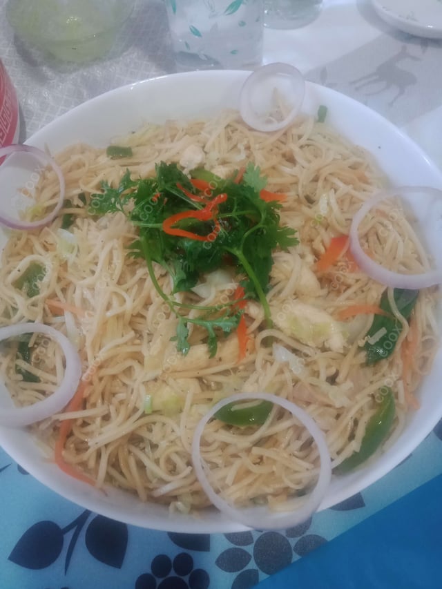 Delicious Chicken Hakka Noodles prepared by COOX