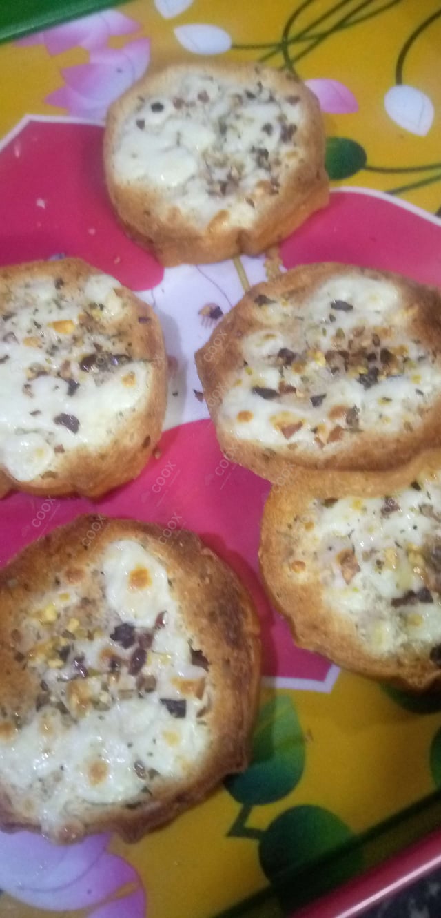 Delicious Garlic Bread prepared by COOX