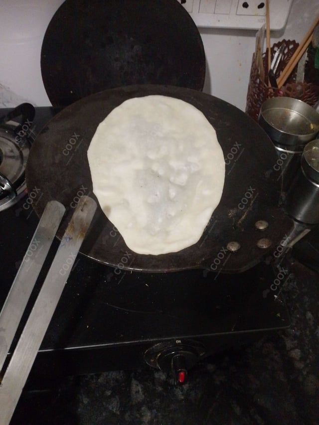 Delicious Naan (Butter / Garlic) prepared by COOX