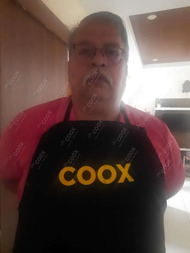 Chef from COOX at bookings. Professional cooks chefs at home