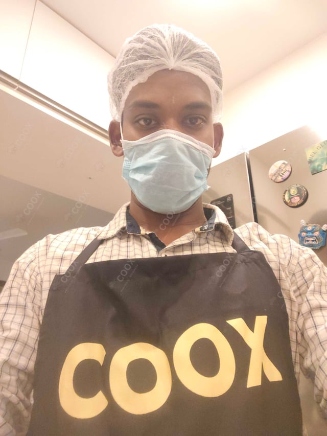 Chef from COOX at bookings. Professional cooks chefs at home