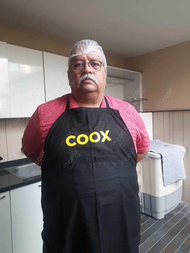 Chef from COOX at bookings. Professional cooks chefs at home