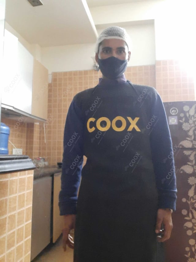 Chef from COOX at bookings. Professional cooks chefs at home