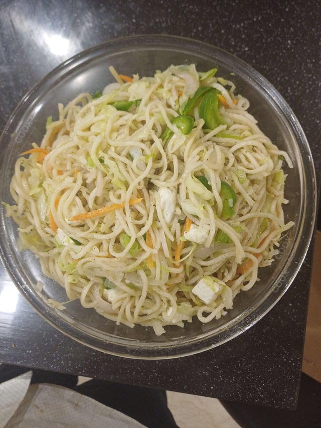 Delicious Veg Hakka Noodles prepared by COOX