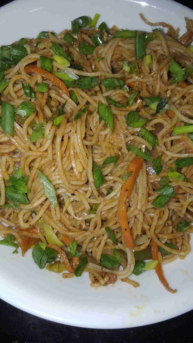 Delicious Veg Hakka Noodles prepared by COOX