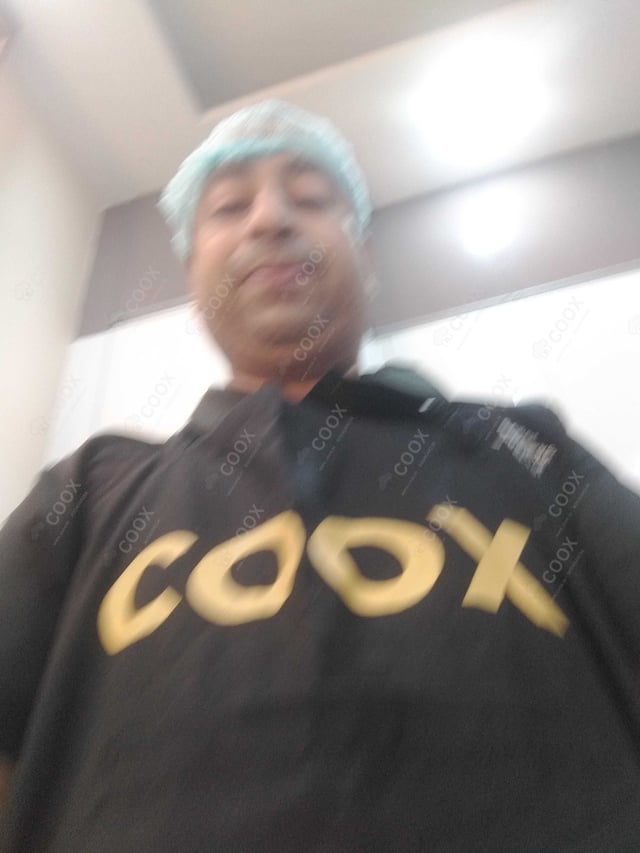 Chef from COOX at bookings. Professional cooks chefs at home