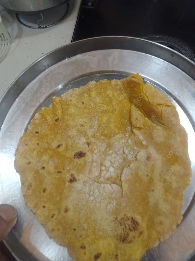 Delicious Makki ki Rotis prepared by COOX