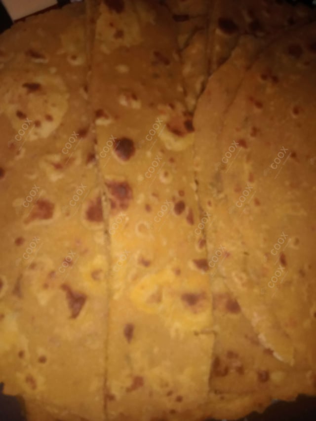 Delicious Makki ki Rotis prepared by COOX