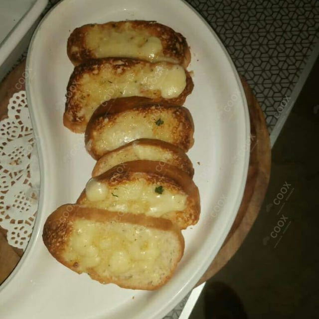 Delicious Garlic Bread prepared by COOX