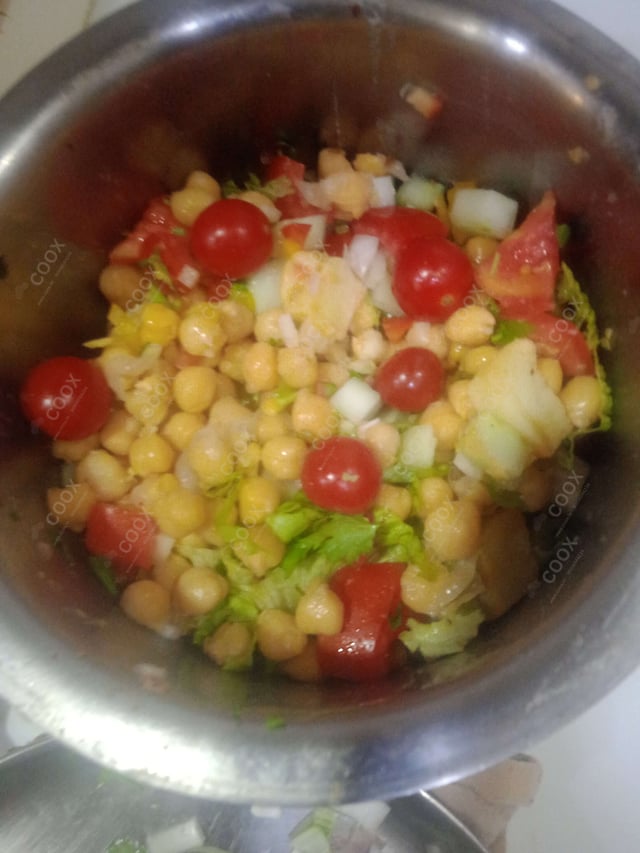 Delicious Chickpea Salad prepared by COOX