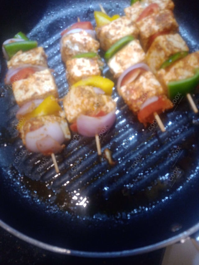 Delicious Paneer Shashlik prepared by COOX