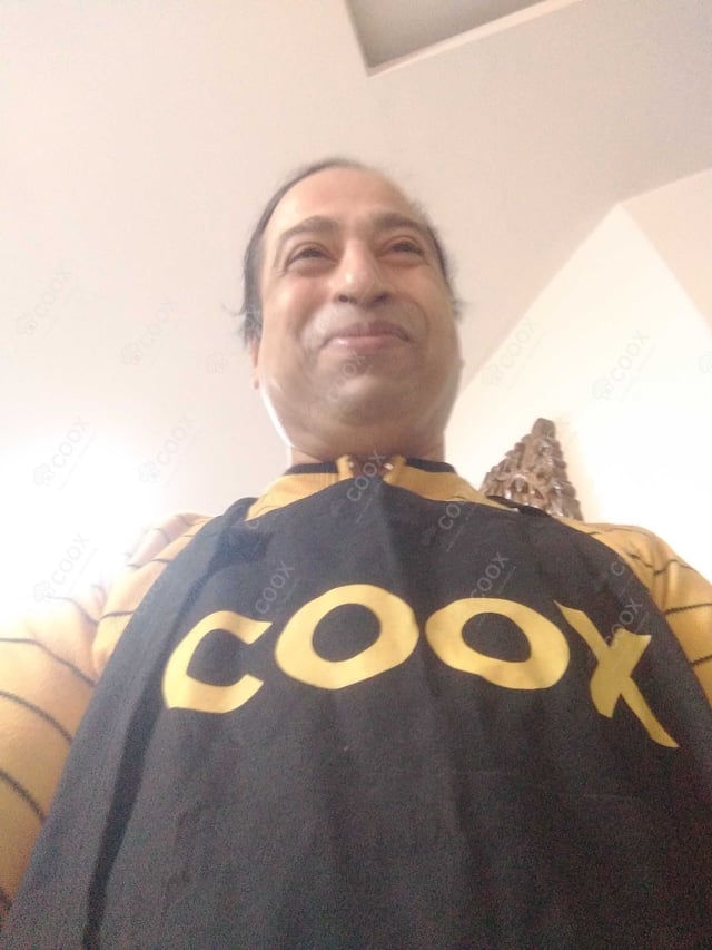 Chef from COOX at bookings. Professional cooks chefs at home