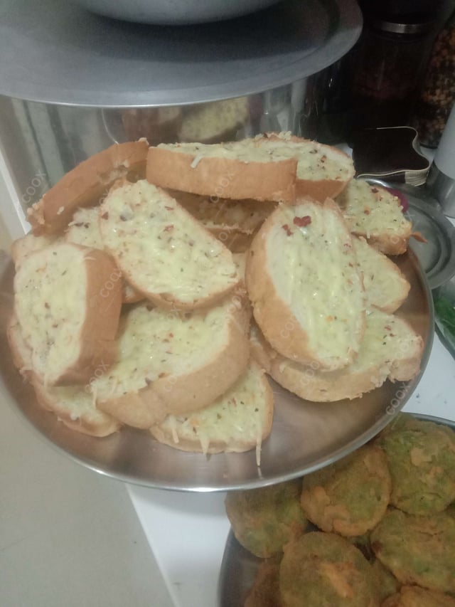 Delicious Garlic Bread with Cheese prepared by COOX