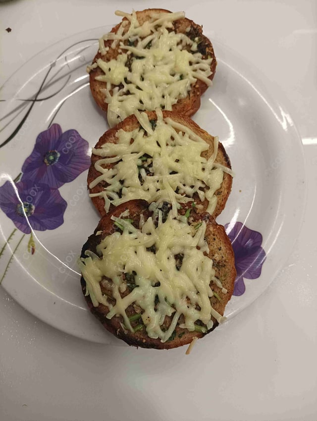 Delicious Garlic Bread with Cheese prepared by COOX