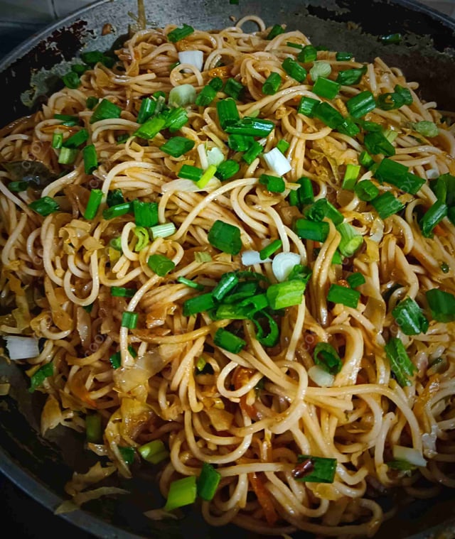 Delicious Veg Hakka Noodles prepared by COOX