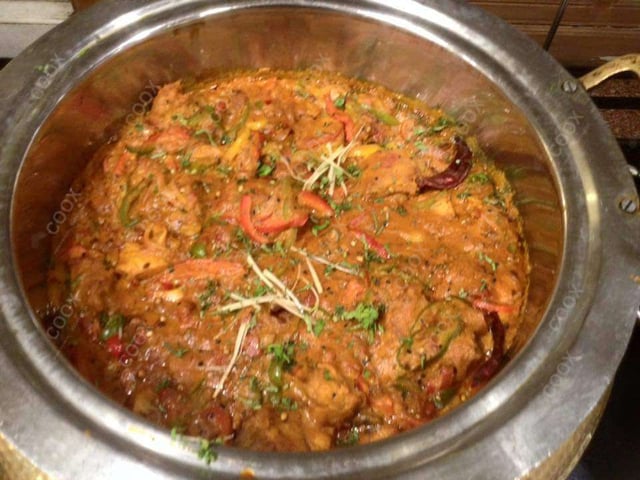 Delicious Kadhai Chicken prepared by COOX