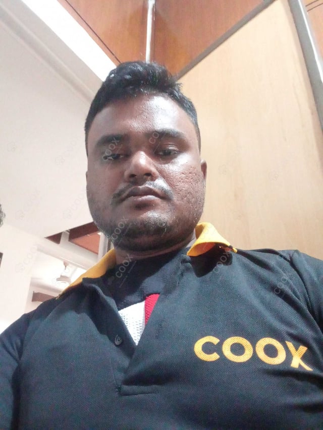 Chef from COOX at bookings. Professional cooks chefs at home