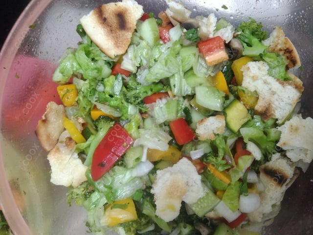 Delicious Fattoush Salad prepared by COOX