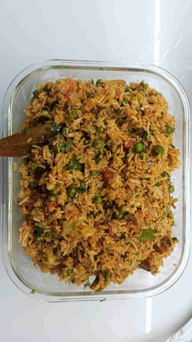 Delicious Veg Fried Rice prepared by COOX