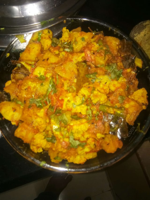 Delicious Aloo Gobhi prepared by COOX