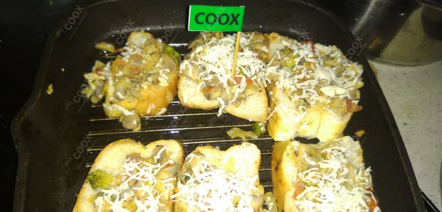 Delicious Tomato Mushroom Bruschetta prepared by COOX