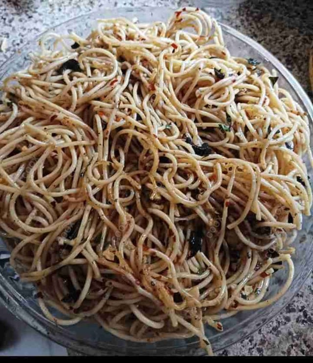 Delicious Spaghetti Aglio e Olio prepared by COOX