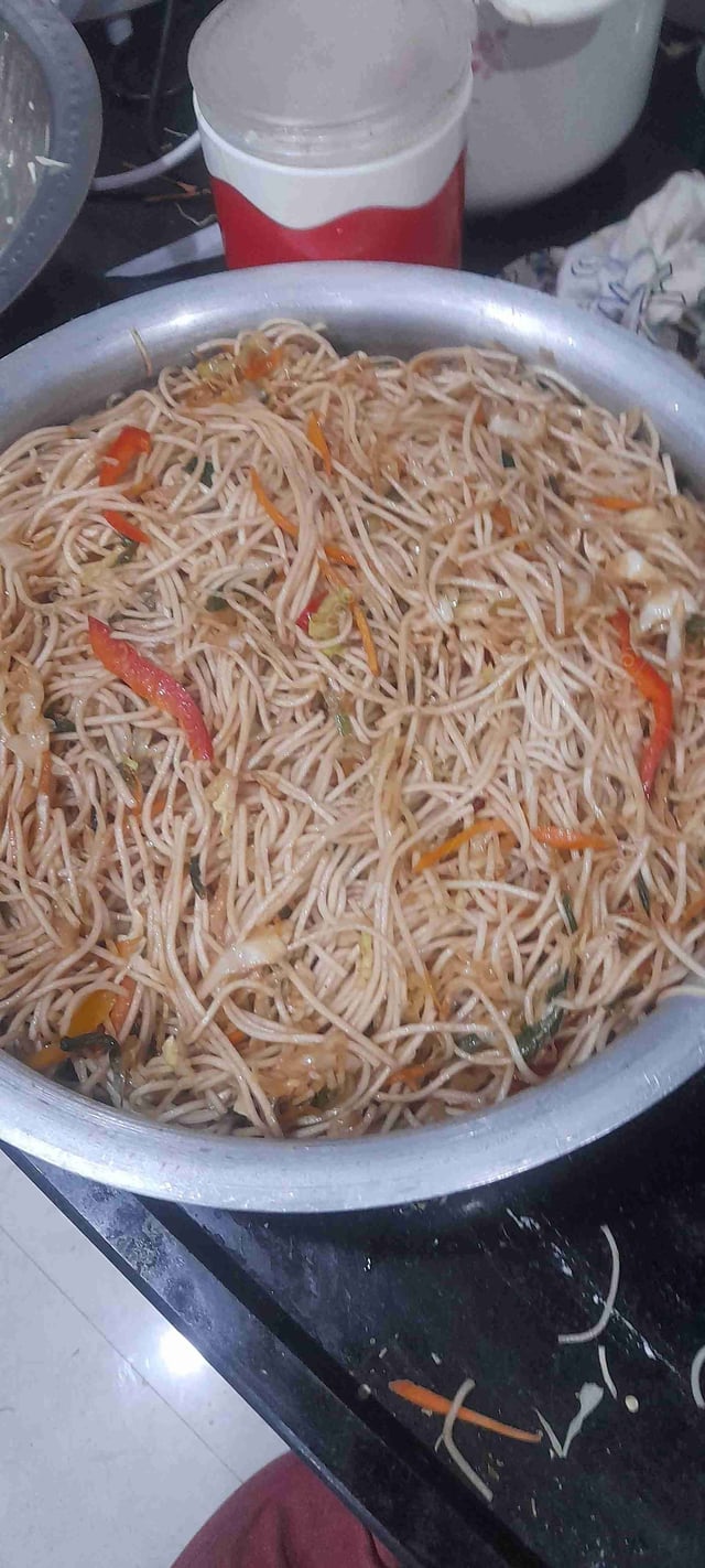 Delicious Veg Hakka Noodles prepared by COOX