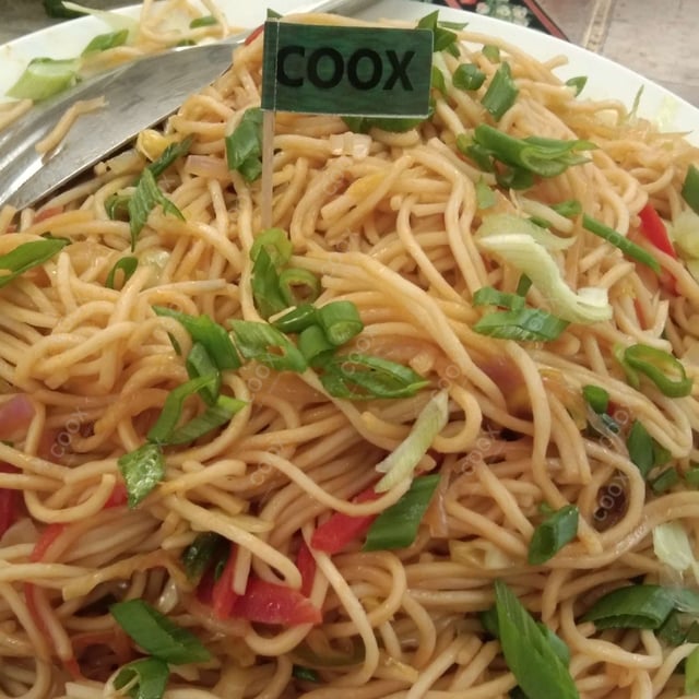 Delicious Veg Hakka Noodles prepared by COOX