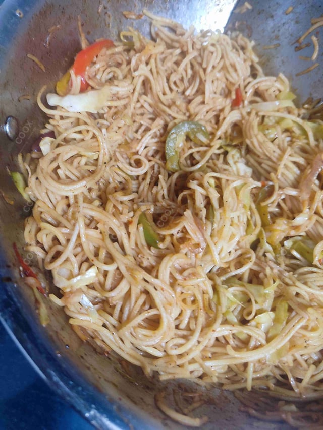 Delicious Veg Hakka Noodles prepared by COOX