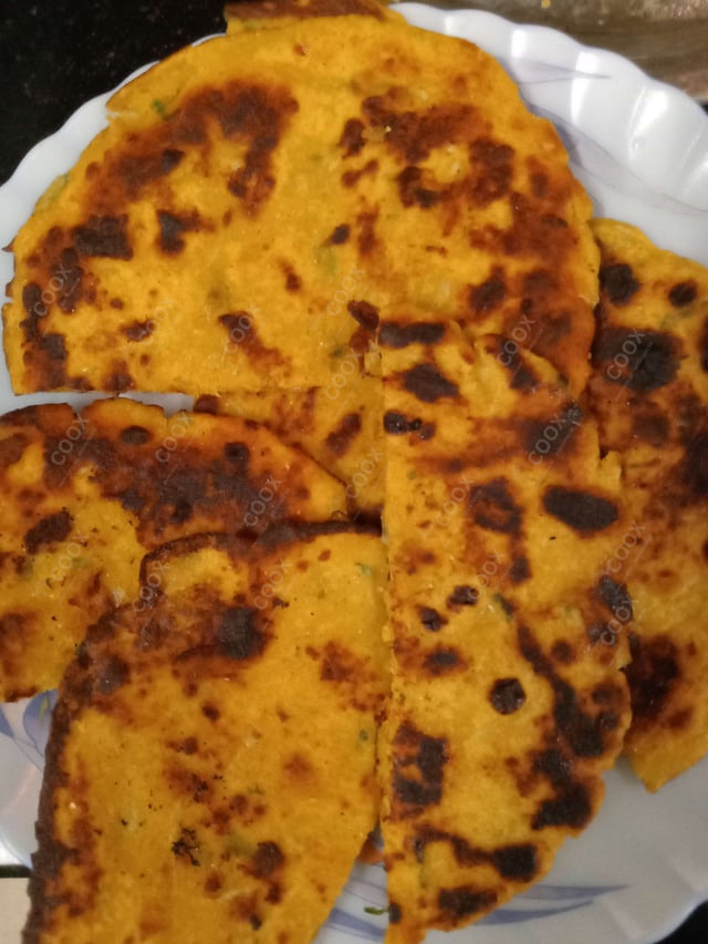 Delicious Makki ki Rotis prepared by COOX