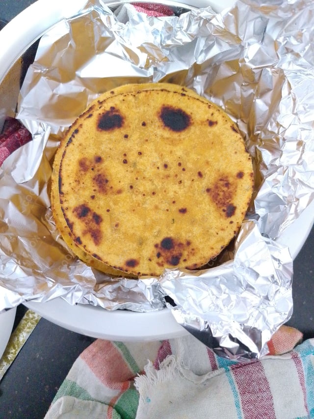 Delicious Makki ki Rotis prepared by COOX