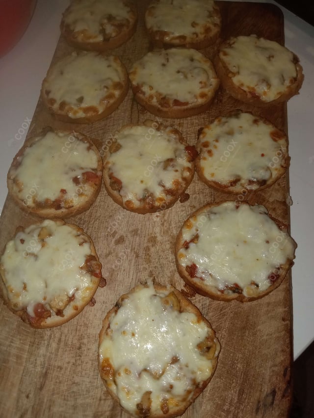 Delicious Tomato Mushroom Bruschetta prepared by COOX