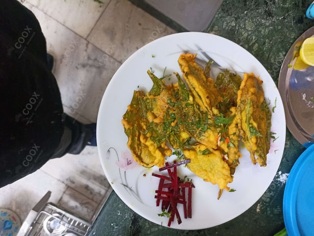 Delicious Palak Papdi Chaat prepared by COOX