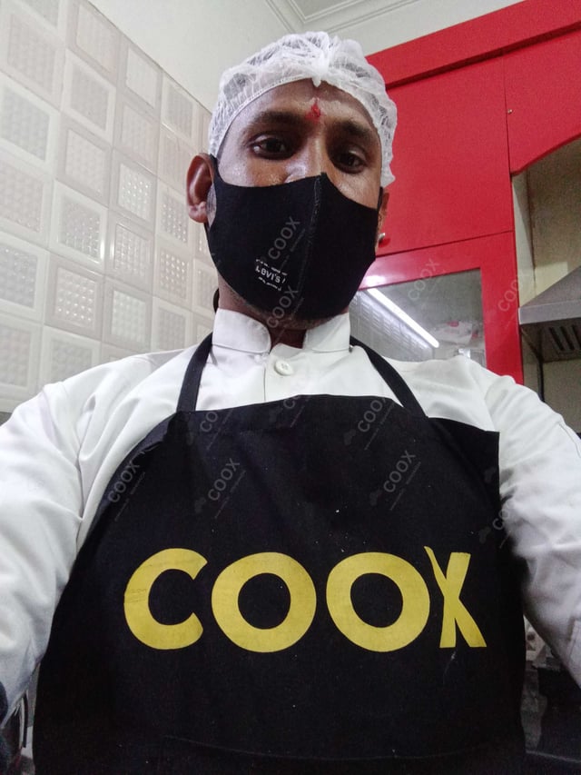 Chef from COOX at bookings. Professional cooks chefs at home