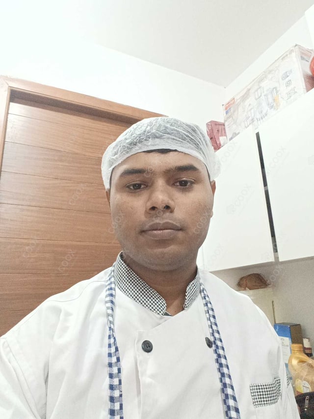 Chef from COOX at bookings. Professional cooks chefs at home