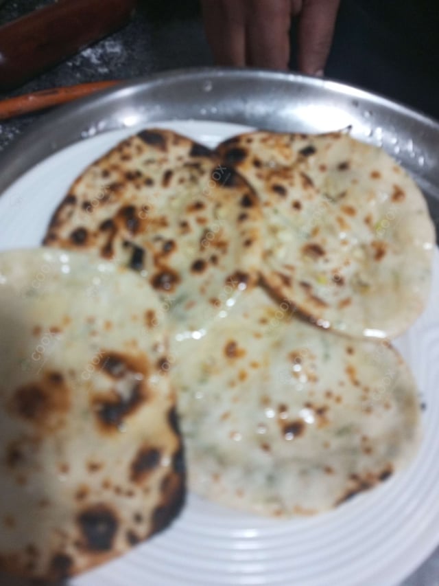 Delicious Naan (Butter / Garlic) prepared by COOX