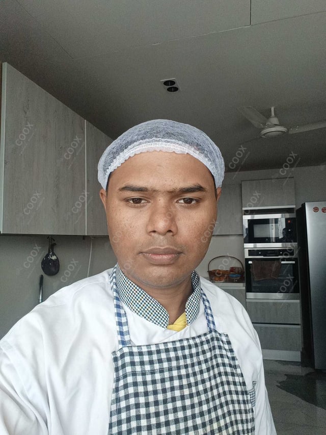 Chef from COOX at bookings. Professional cooks chefs at home