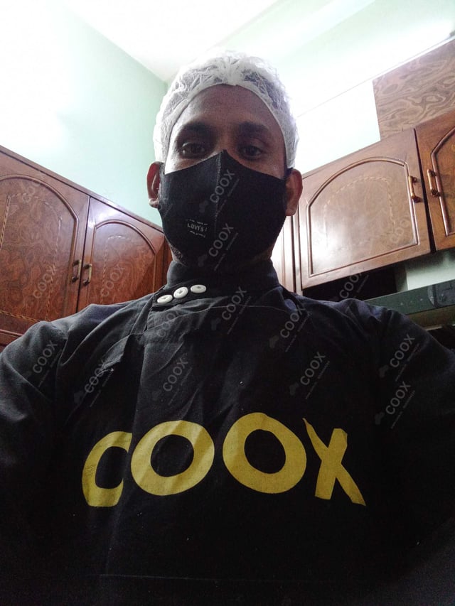 Chef from COOX at bookings. Professional cooks chefs at home