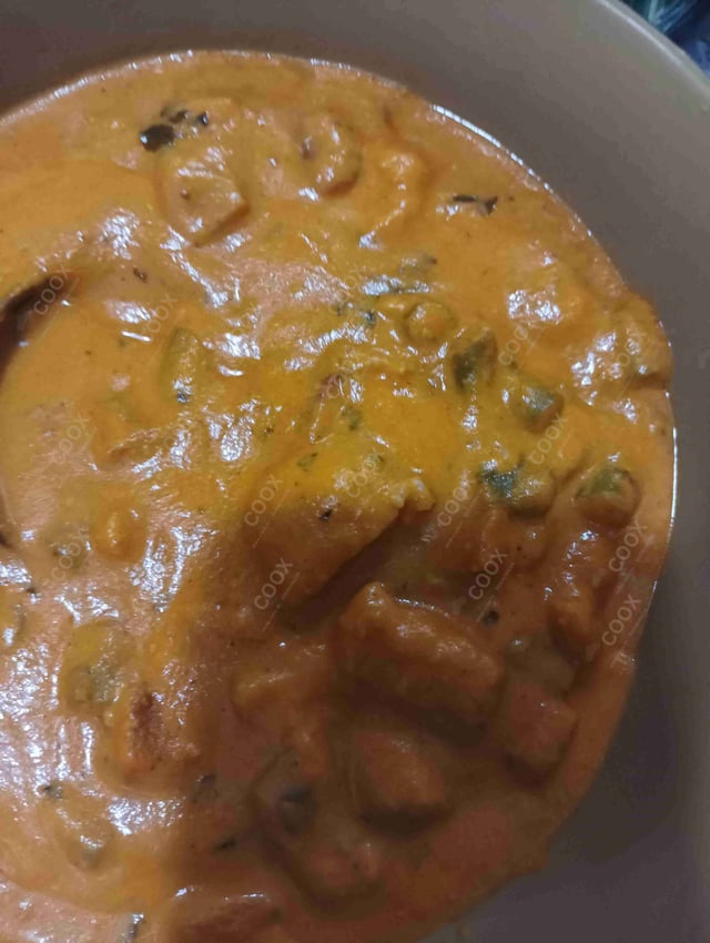 Delicious Vegetable Makhani prepared by COOX