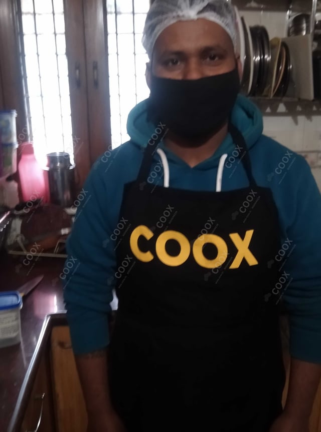 Chef from COOX at bookings. Professional cooks chefs at home